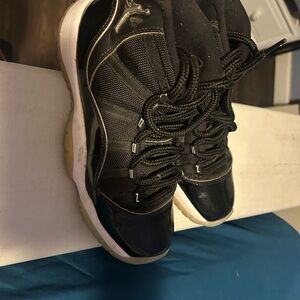 Nike Women's Black and White Sneakers